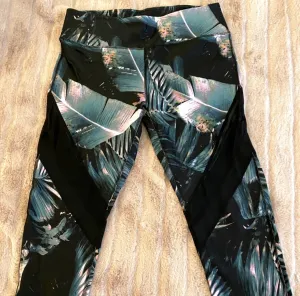 Fabletics Tropical Print Leggings Size Medium BNWT