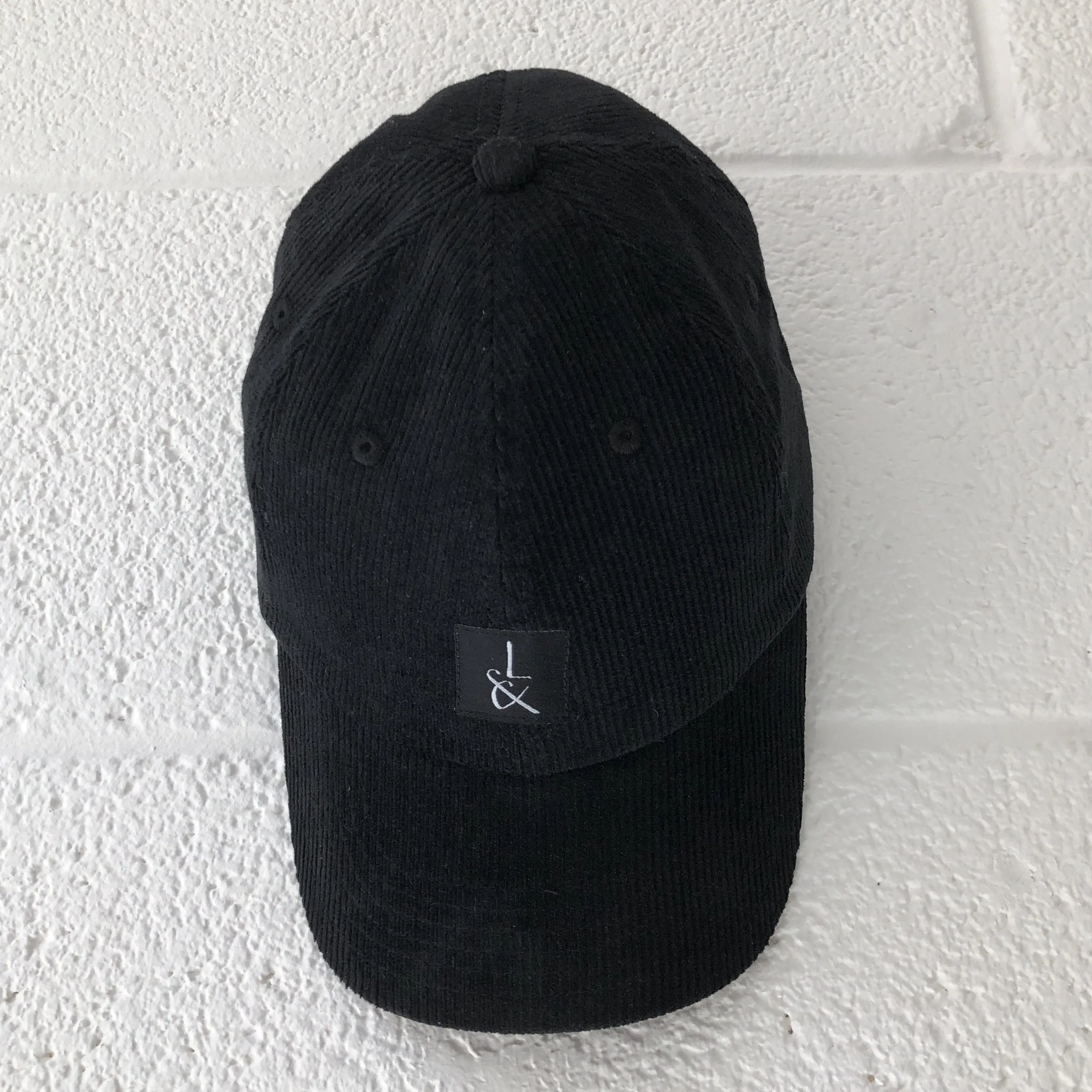 'Frederik' Corduroy Black Cap