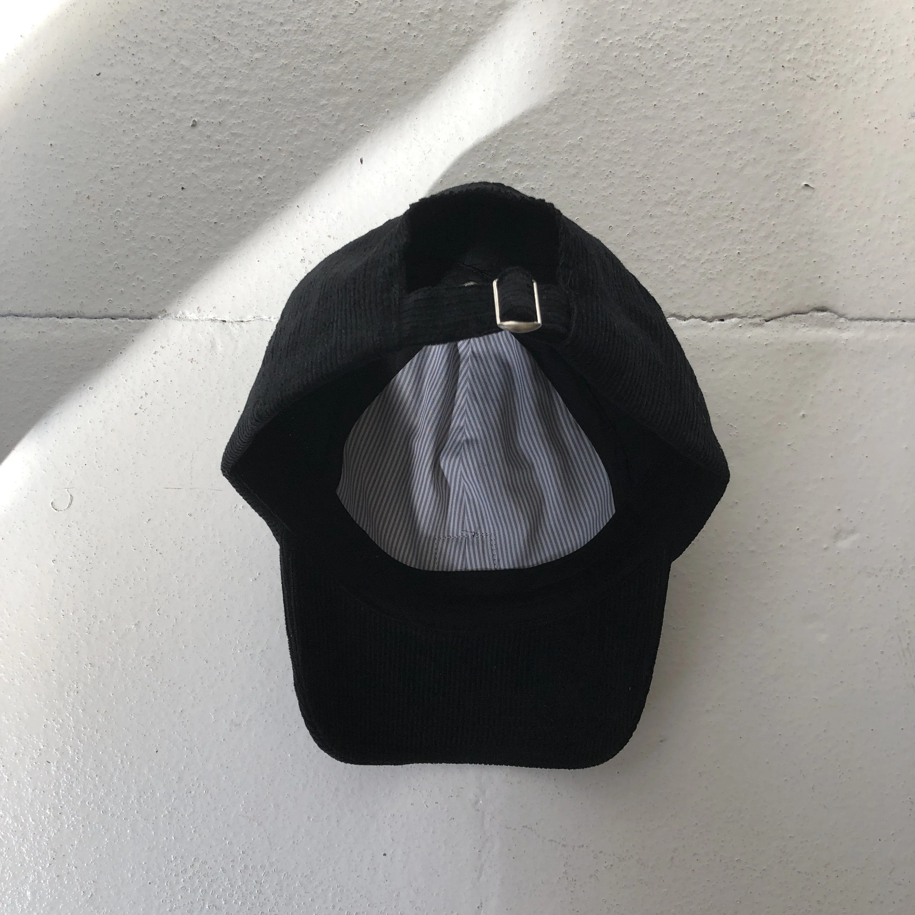 'Frederik' Corduroy Black Cap