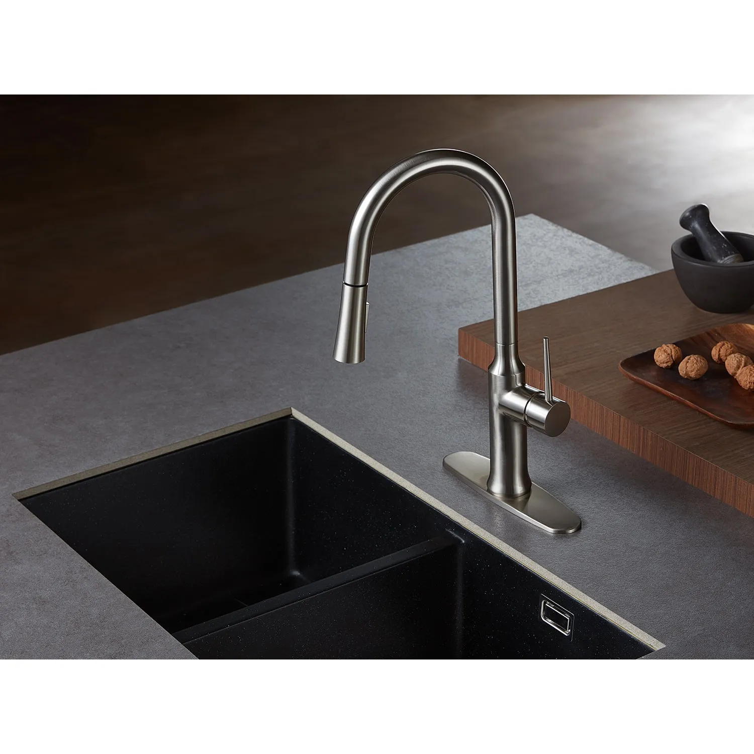 Gourmetier LS2721NYL Single-Handle Pull-Down Kitchen Faucet