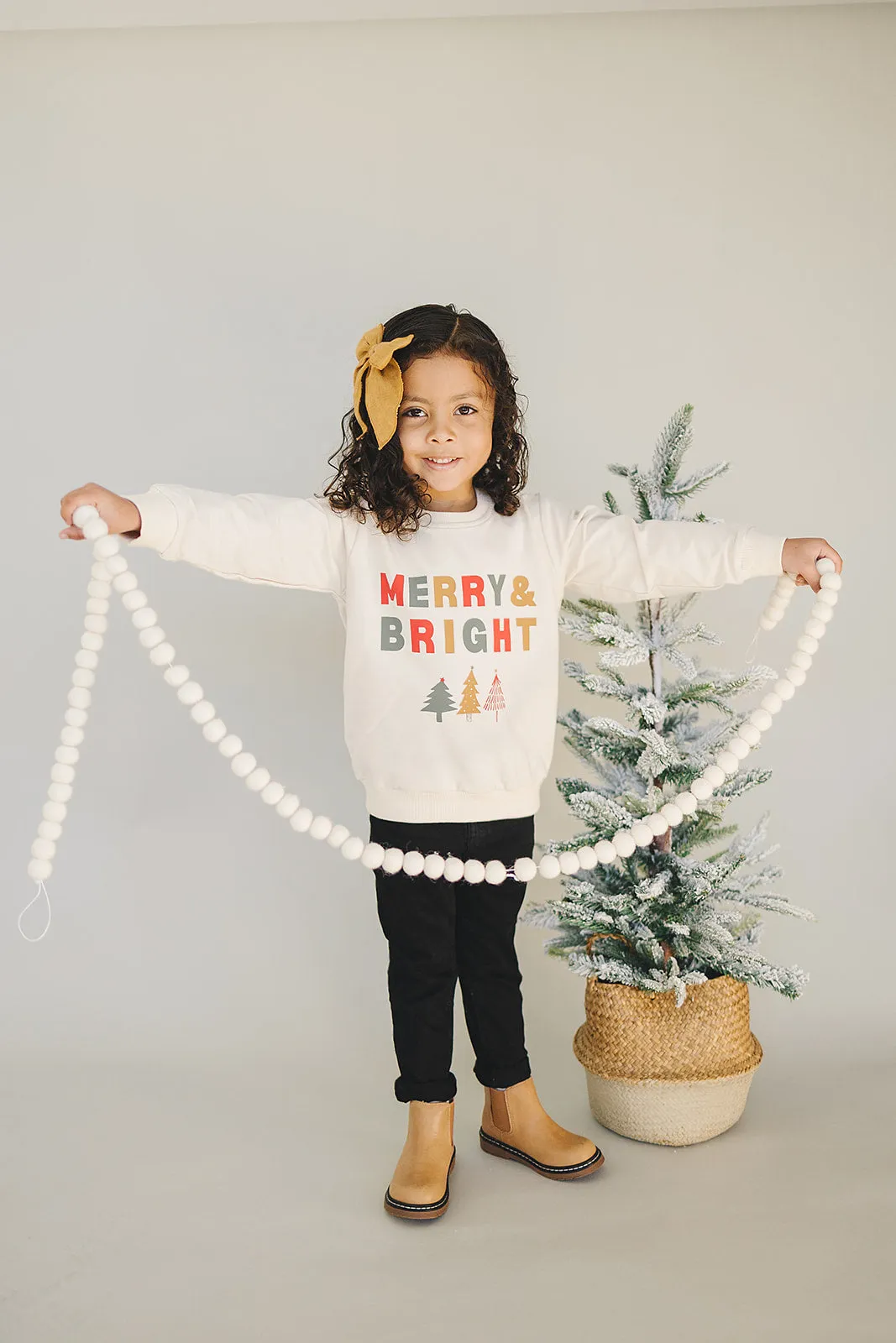 Mebie baby- MeRrY   bRiGhT cReW